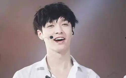 毒舌爆料张艺兴视频,视频内容引发热议 第2张 毒舌爆料张艺兴视频,视频内容引发热议 第2张